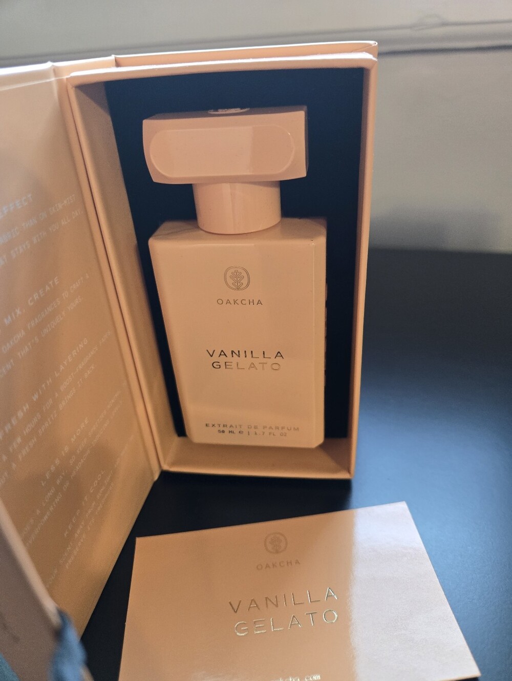 OAKCHA Gourmand Collection Perfume Set - Pastel Peach & Mint Boxes - Picture 2 of 7